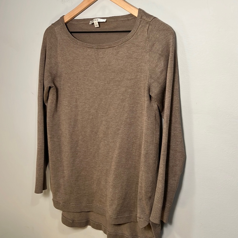 Sweet Cyrus Sweater size Small